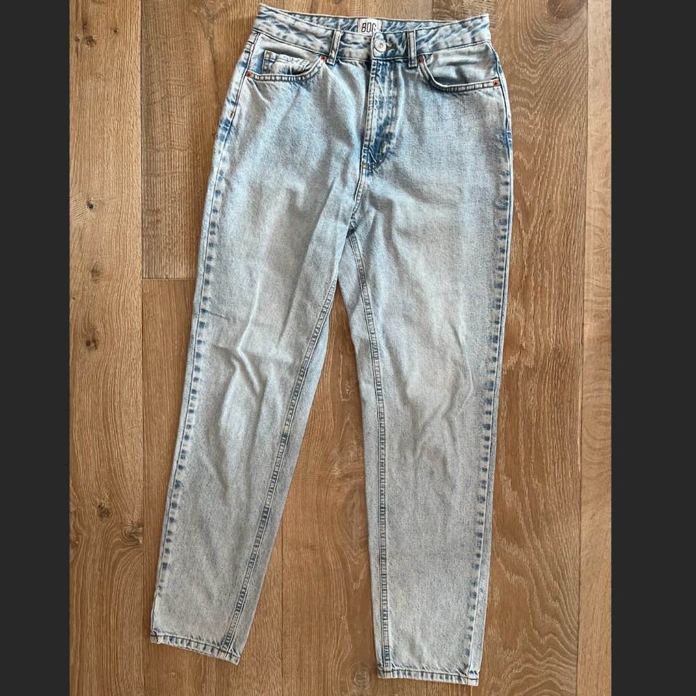 BDG High-Rise Mom Jeans Size 27